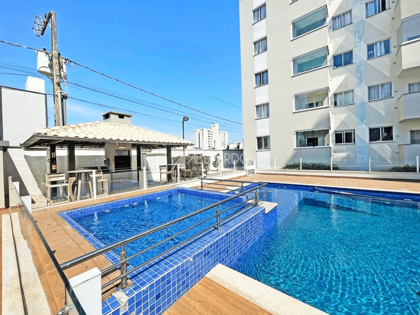 APARTAMENTO COM DOIS DORMITÓRIOS, EM CONDOMÍNIO HOME CLUB A 400M DO MAR - BAIRRO ITACALOMI, EM BALNEÁRIO PIÇARRAS — foto 2