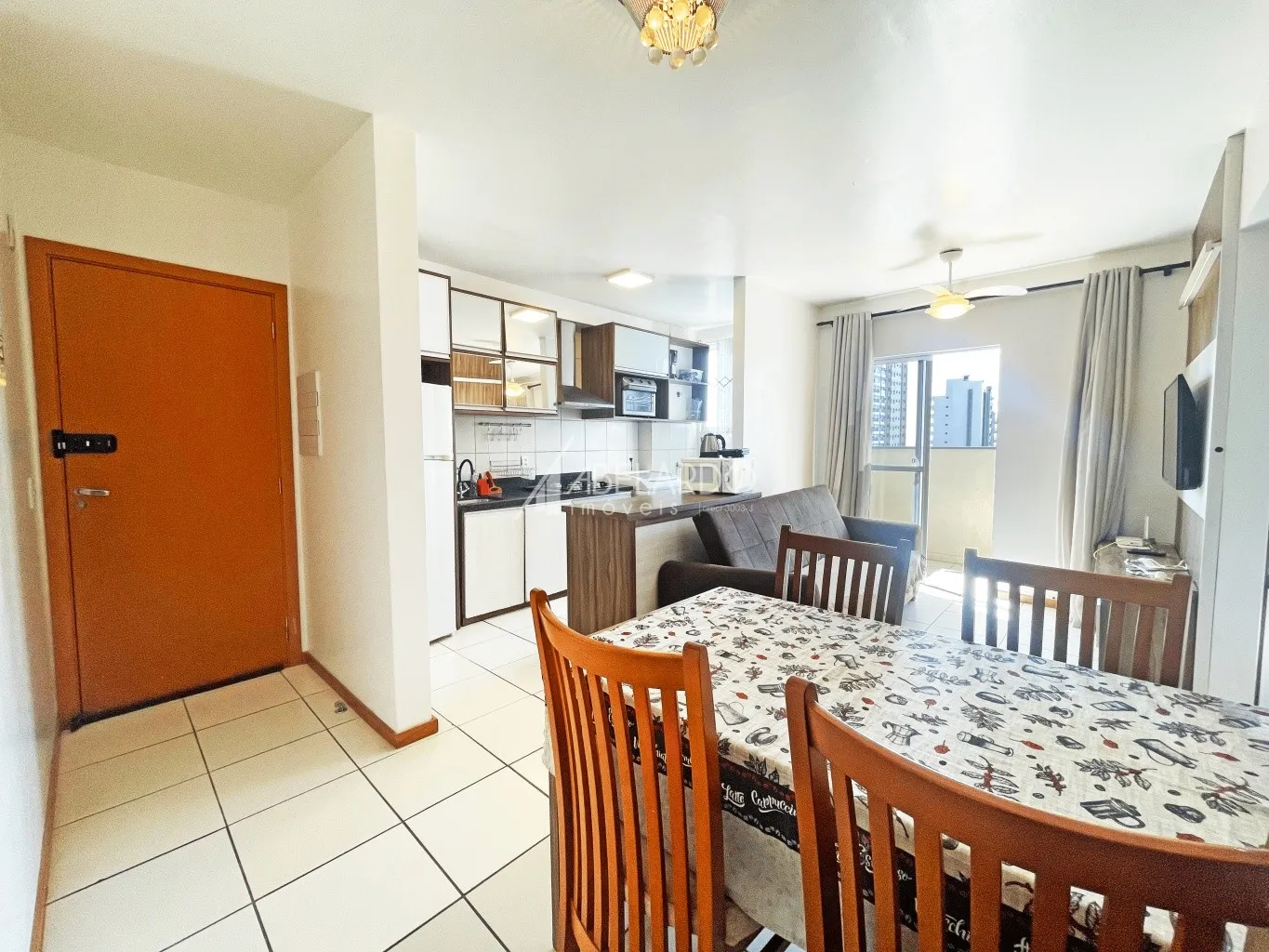 APARTAMENTO COM DOIS DORMITÓRIOS, EM CONDOMÍNIO HOME CLUB A 400M DO MAR - BAIRRO ITACALOMI, EM BALNEÁRIO PIÇARRAS - foto 1
