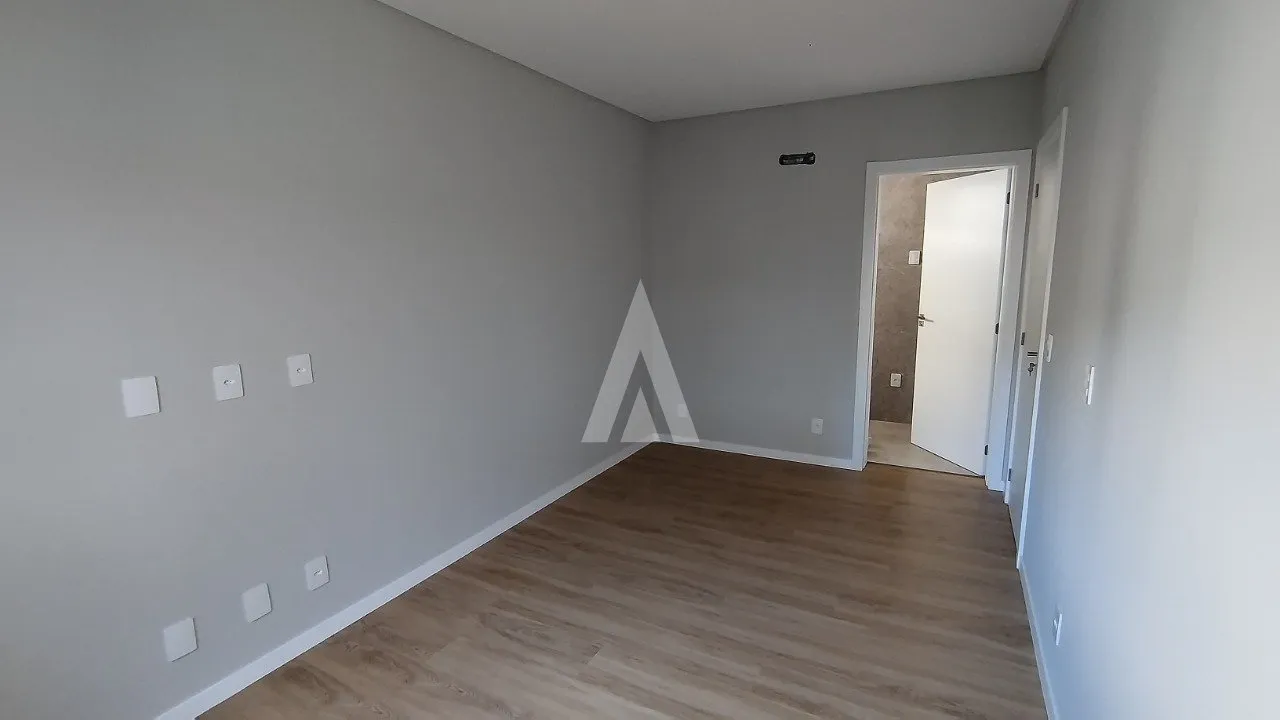 Sobrado em condomínio fechado com 3 suítes à venda no bairro Vila Nova em Joinville - SC de R$ 2.200.000,00. Por R$2.199.000,00 — foto 2