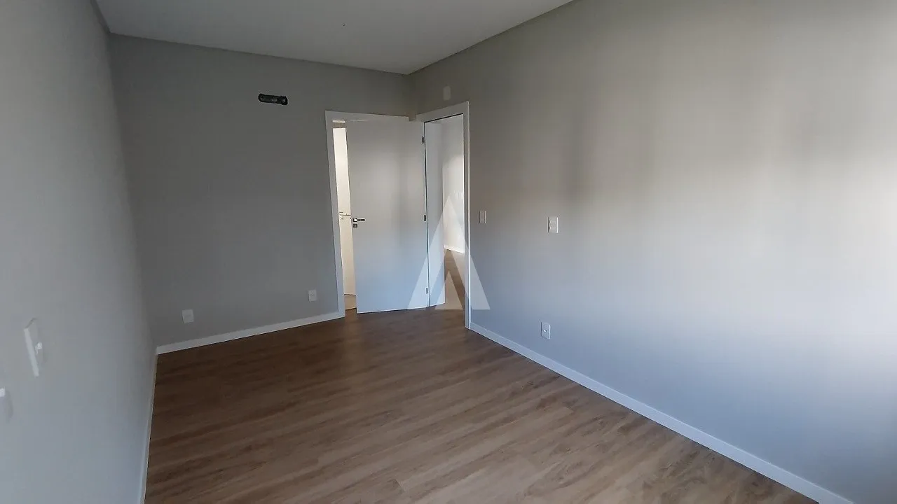 Sobrado em condomínio fechado com 3 suítes à venda no bairro Vila Nova em Joinville - SC de R$ 2.200.000,00. Por R$2.199.000,00 — foto 3