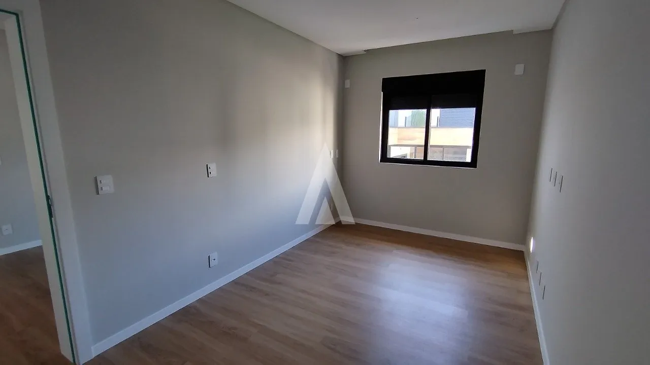 Sobrado em condomínio fechado com 3 suítes à venda no bairro Vila Nova em Joinville - SC de R$ 2.200.000,00. Por R$2.199.000,00 — foto 4