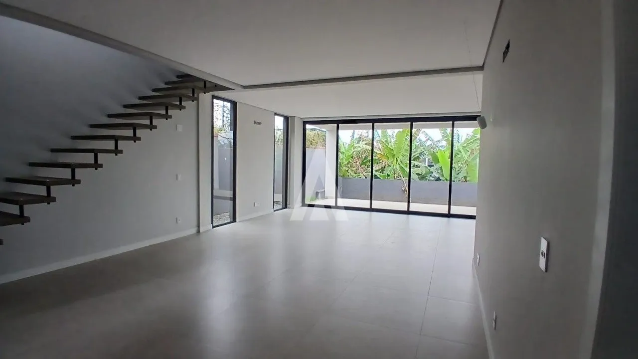 Sobrado Geminado com 4 suítes a venda no Bairro Saguaçu - Joinville R$ 1.500.000,00 — foto 4