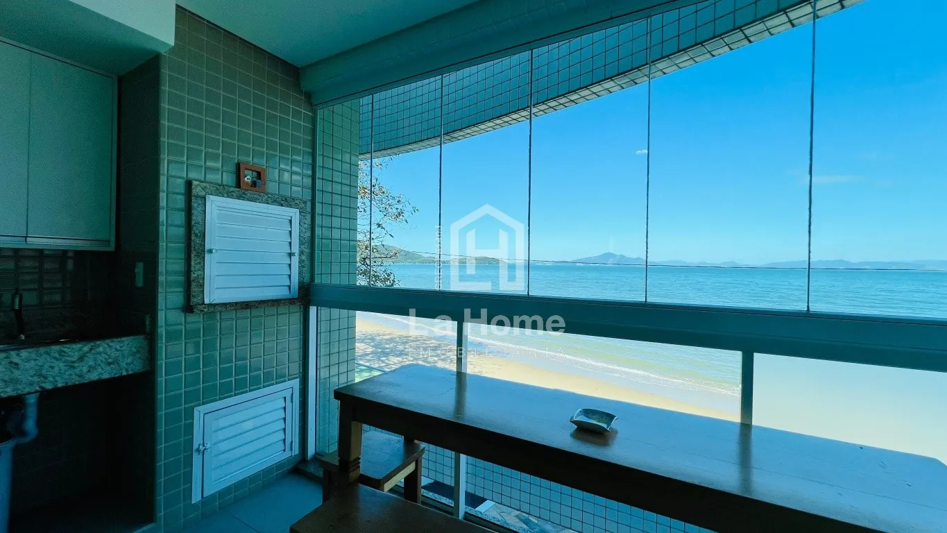 Apartamento mobiliado com 03 suítes de Frente para o Mar em Morrinhos, Bombinhas/SC de R$ 3.700.000,00 por R$ 3.000.000,00. - foto 1