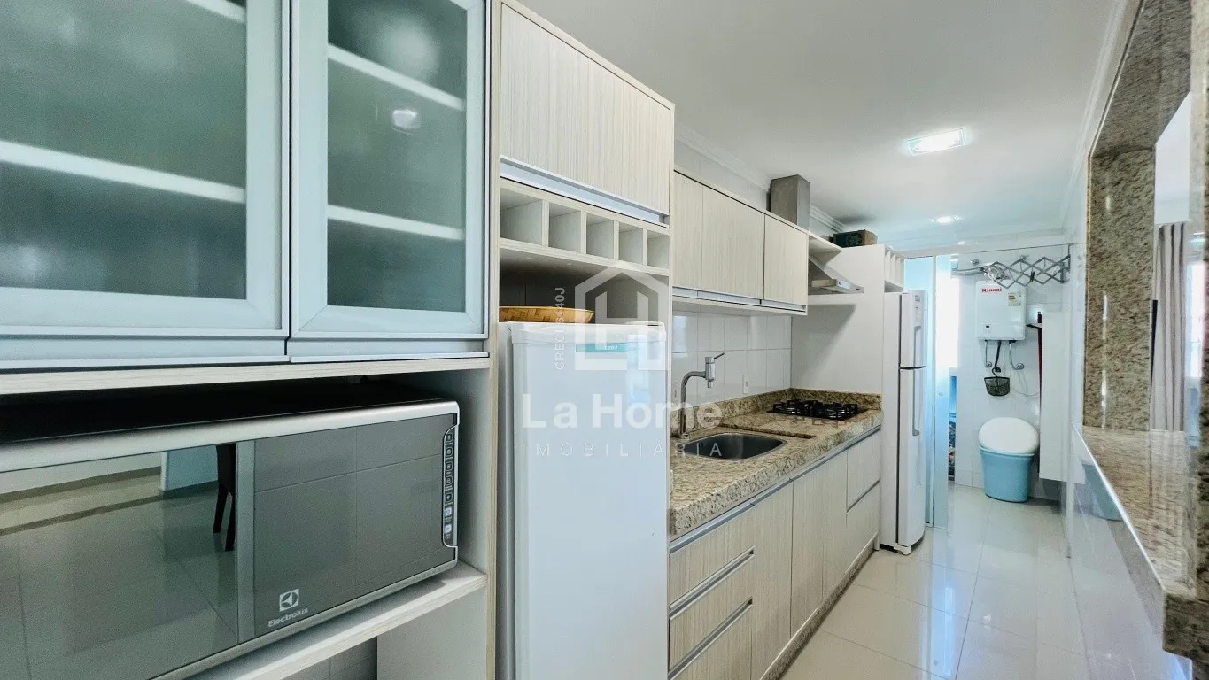 Apartamento mobiliado com 03 suítes de Frente para o Mar em Morrinhos, Bombinhas/SC de R$ 3.700.000,00 por R$ 3.000.000,00. — foto 3