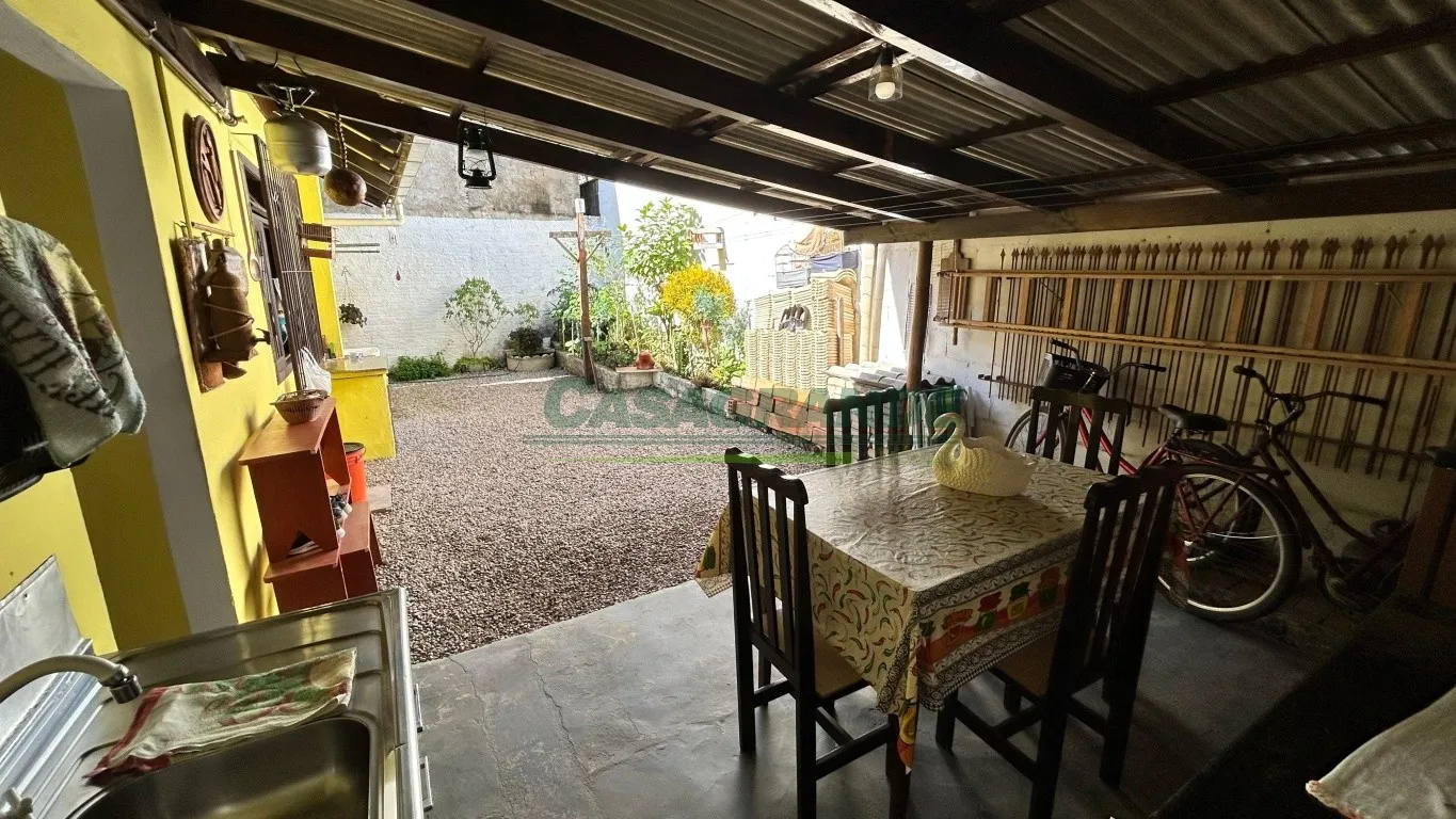 Ótima Casa no Bairro Itoupava Central em Blumenau com 3 Dormitórios — foto 4