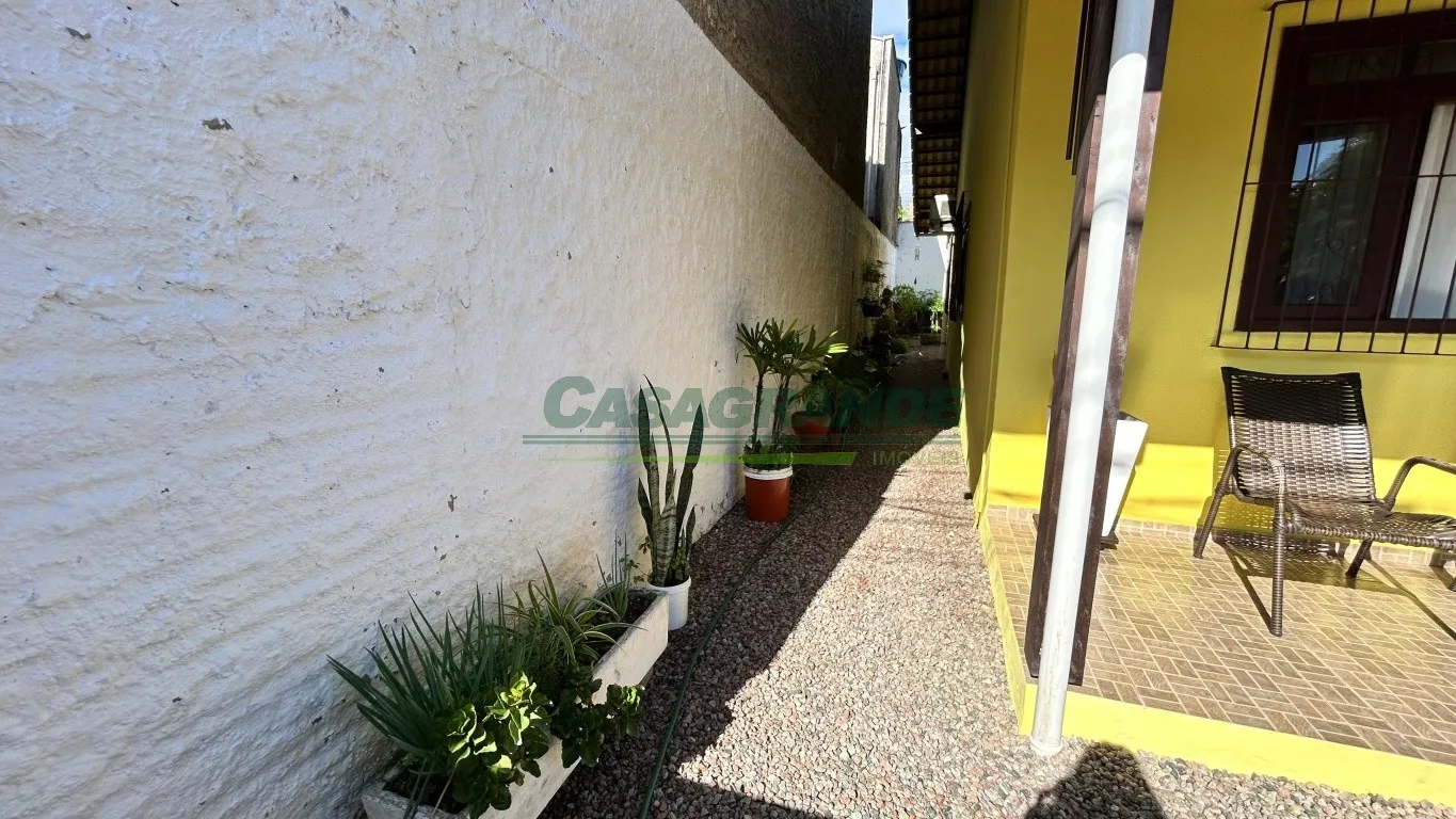 Ótima Casa no Bairro Itoupava Central em Blumenau com 3 Dormitórios — foto 6