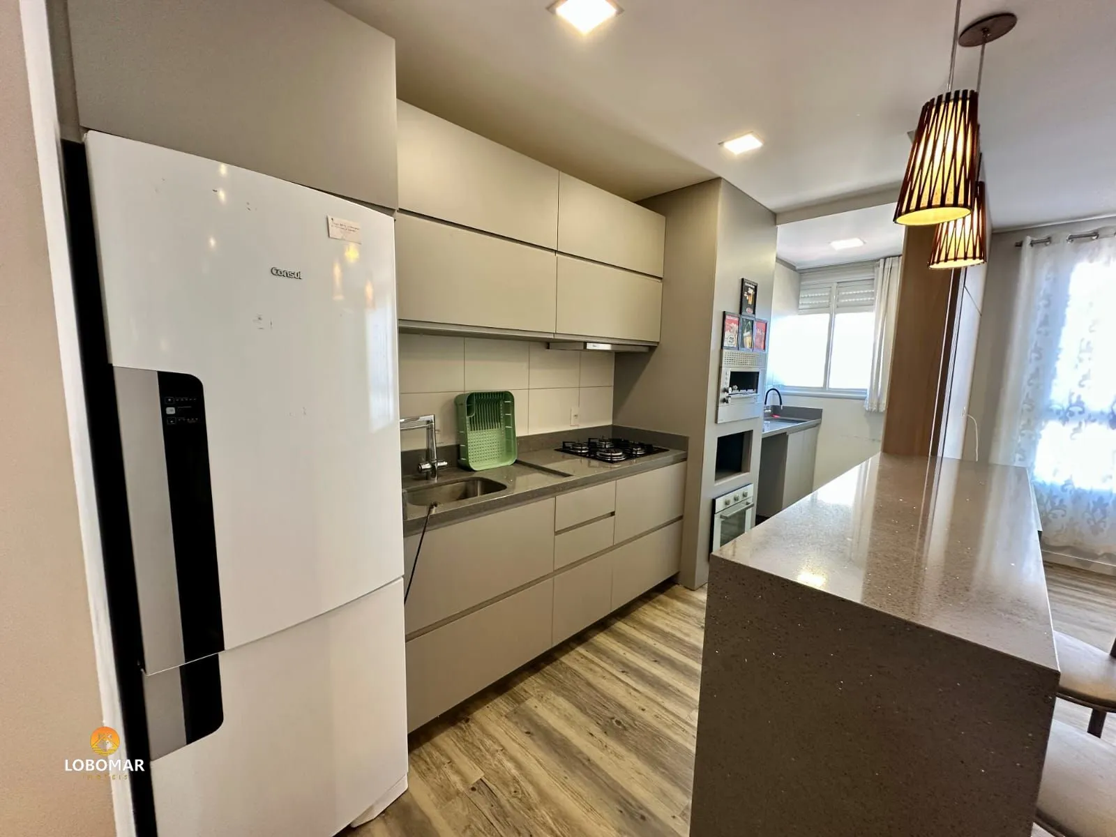 Apartamento mobiliado com dois dormitórios, a apenas 100m do mar, no Centro de B — foto 2