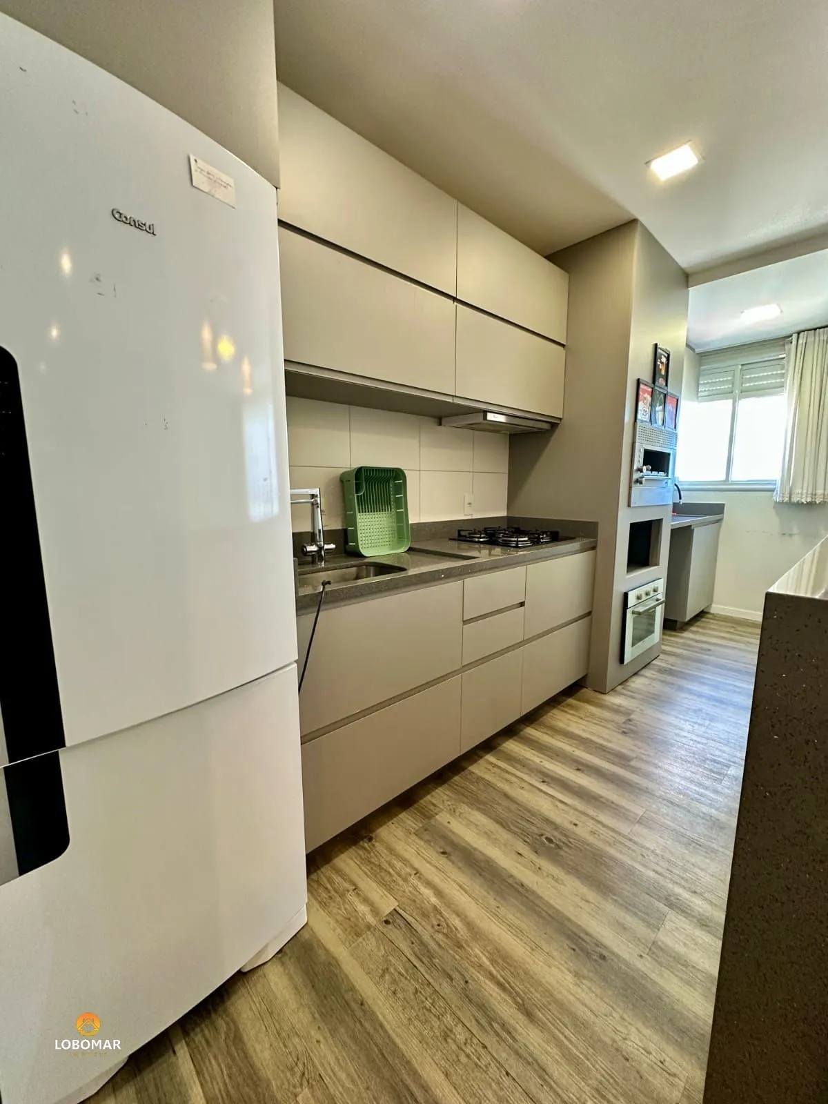 Apartamento mobiliado com dois dormitórios, a apenas 100m do mar, no Centro de B — foto 3