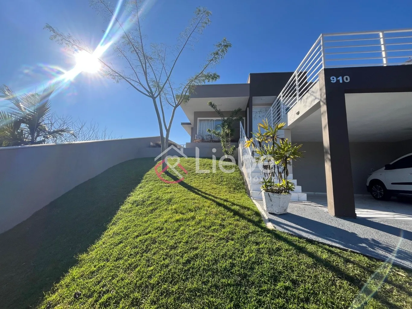 Linda CASA mobiliada no Centro da Cidade de Pomerode com 175,00m de área construída num terreno de 450,02m. — foto 4