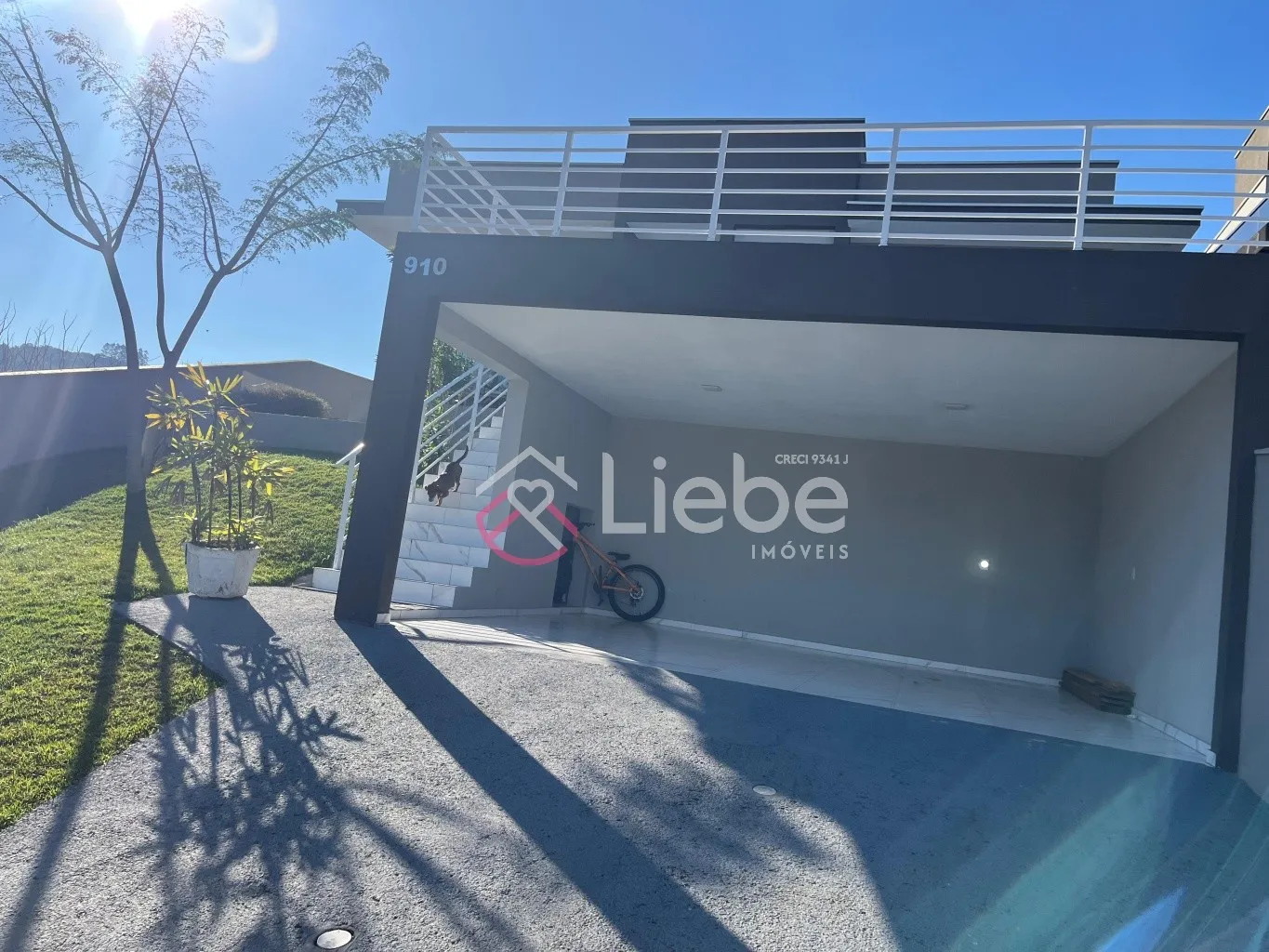 Linda CASA mobiliada no Centro da Cidade de Pomerode com 175,00m de área construída num terreno de 450,02m. — foto 5