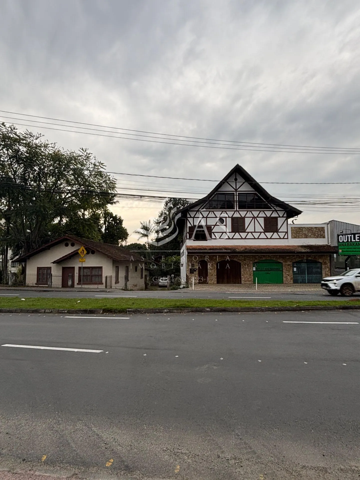 Terreno 2.834m na Rua 2 de Setembro - ZC2, Alto Potencial - foto 1