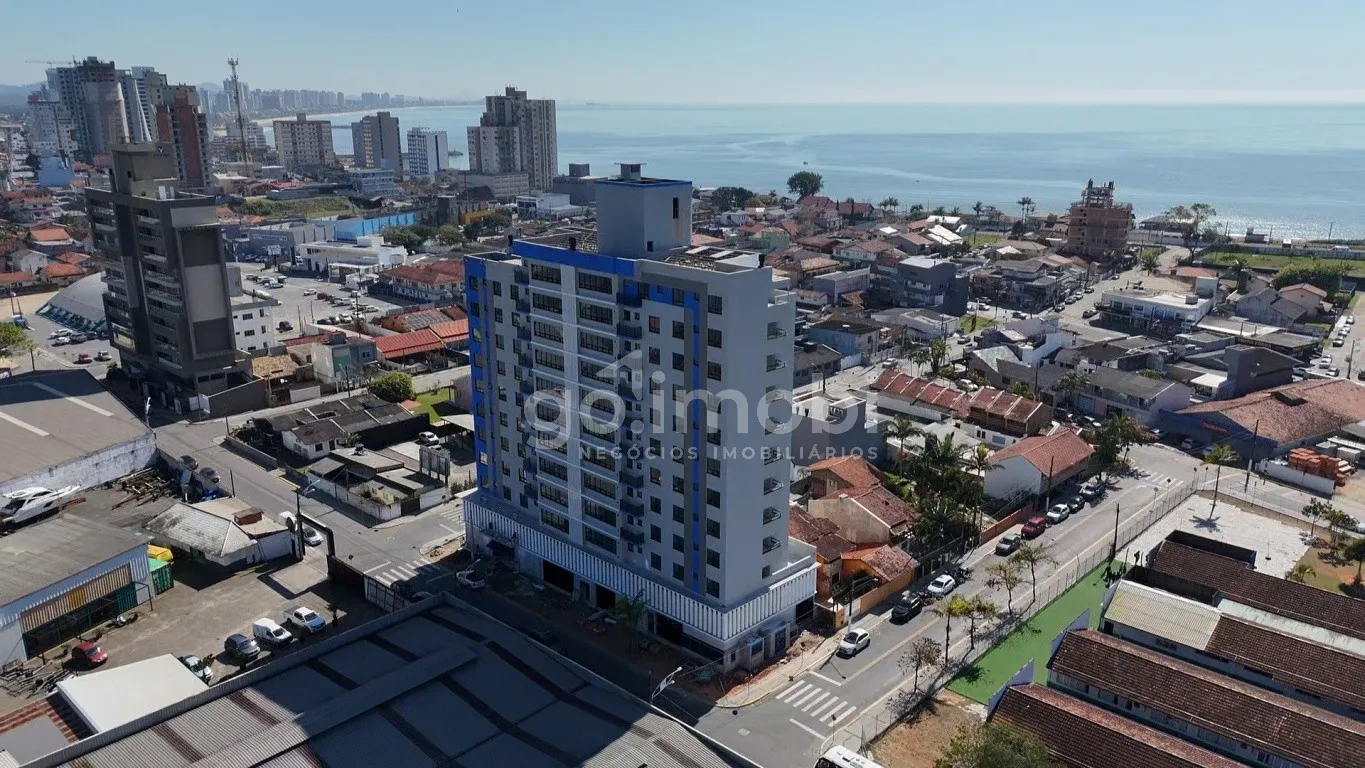 Apartamento em Balneário Piçarras próximo ao mar - foto 1