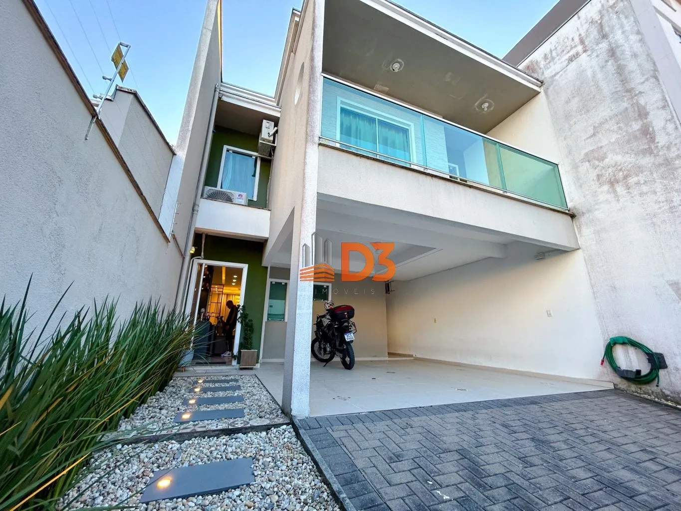 Linda residência com localização privilegiada no bairro Passo Manso - foto 1