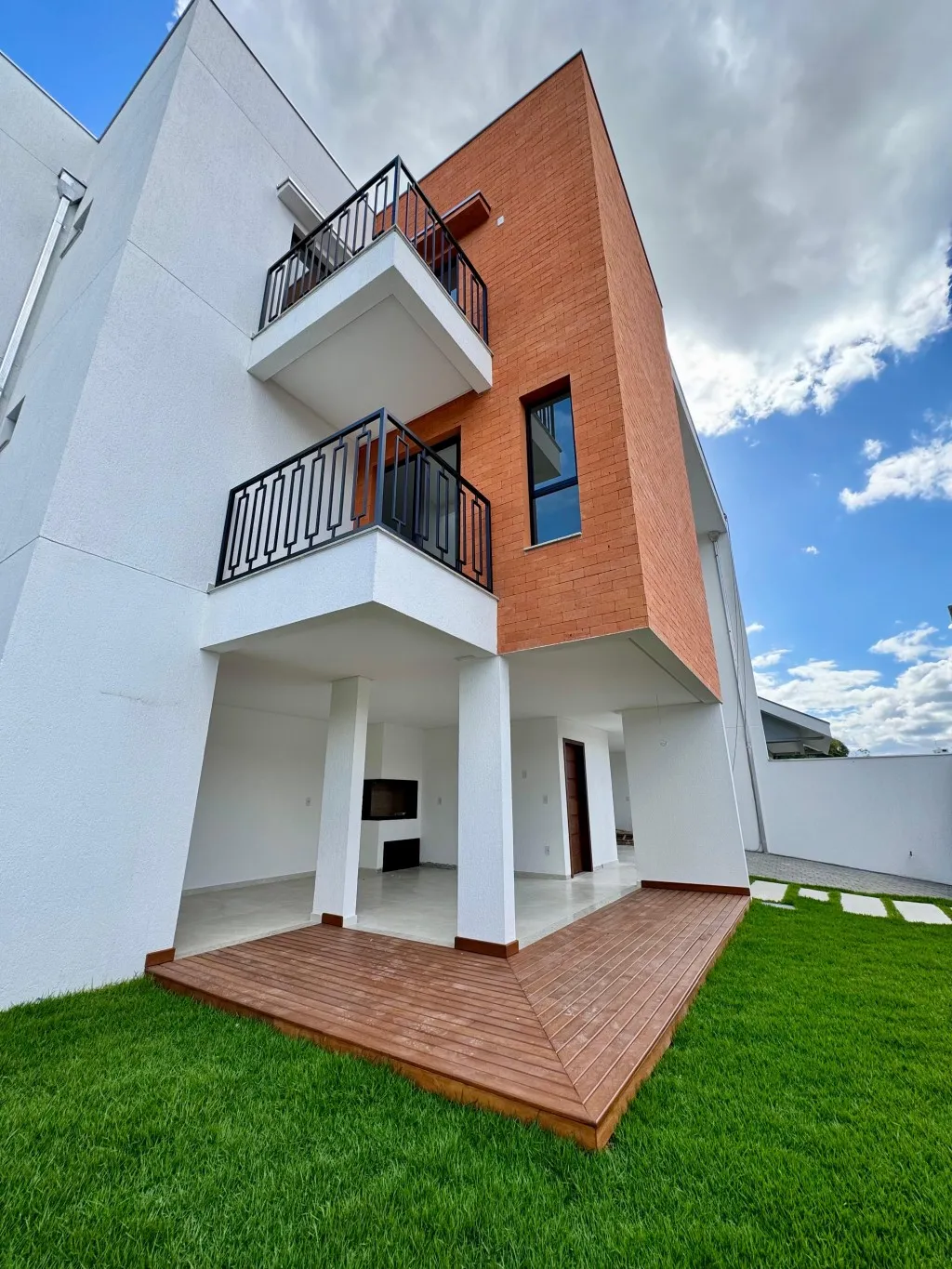 Sobrado Triplex na Escola Agrícola - Sofisticação e Conforto! — foto 6