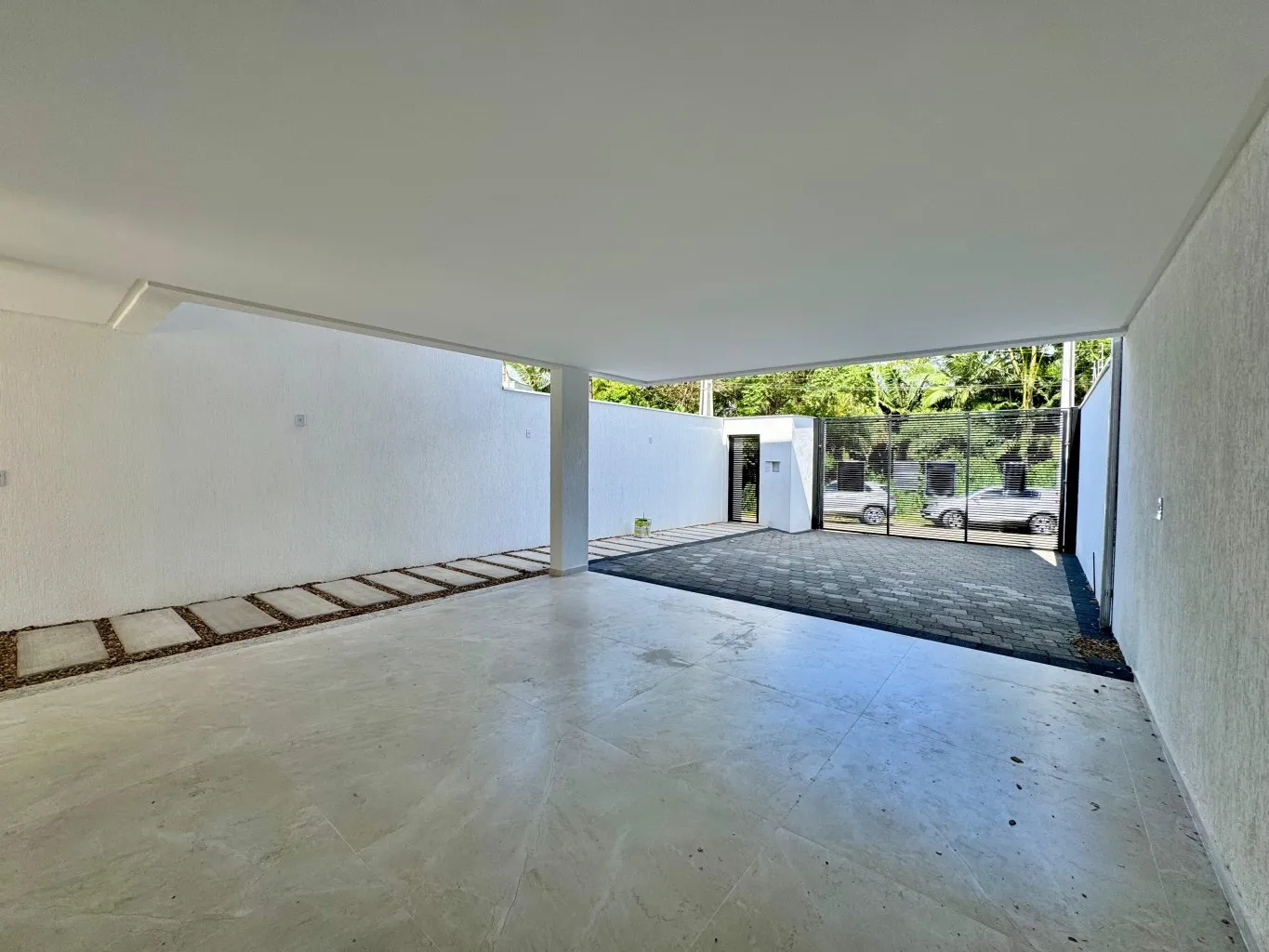 Sobrado Triplex na Escola Agrícola - Sofisticação e Conforto! — foto 4