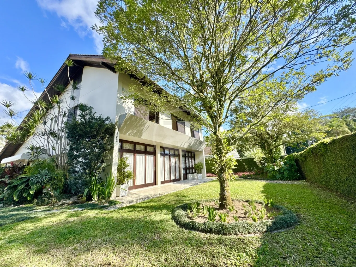 Casa Ampla de Alto Padrão com 4 Dormitórios à Venda no Condomínio Coronel Feddersen em Blumenau/SC — foto 3