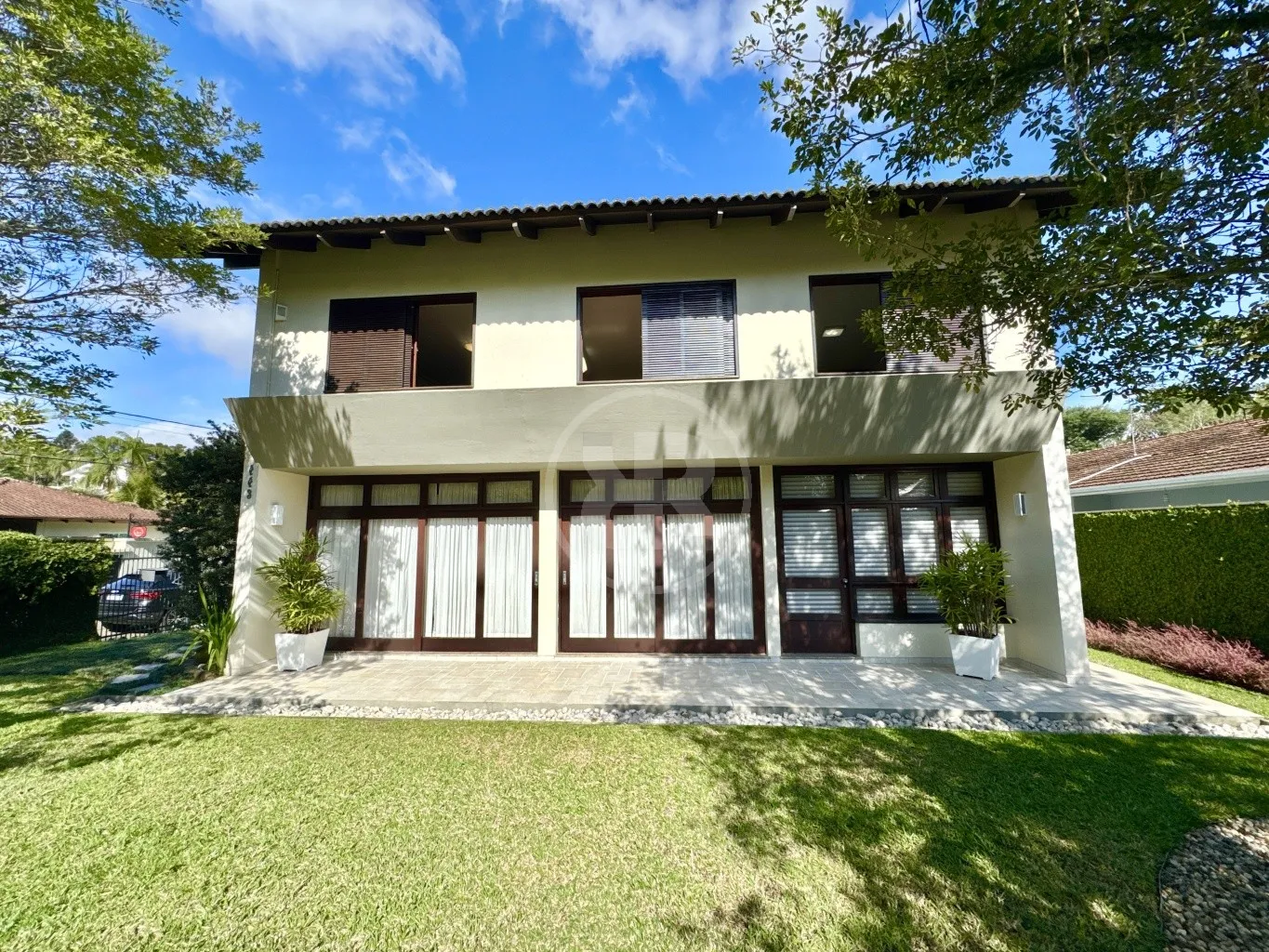 Casa Ampla de Alto Padrão com 4 Dormitórios à Venda no Condomínio Coronel Feddersen em Blumenau/SC - foto 1
