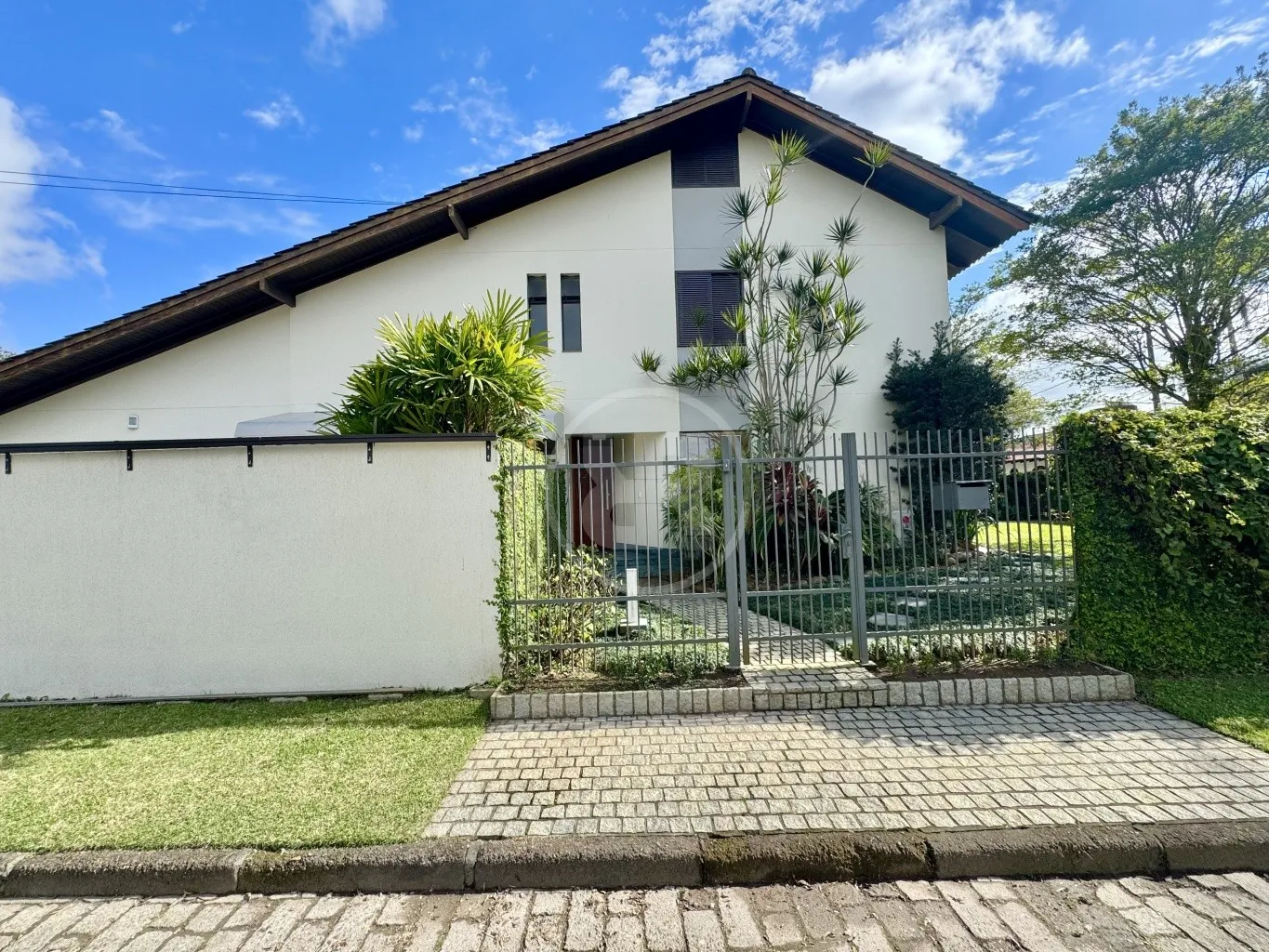 Casa Ampla de Alto Padrão com 4 Dormitórios à Venda no Condomínio Coronel Feddersen em Blumenau/SC — foto 5