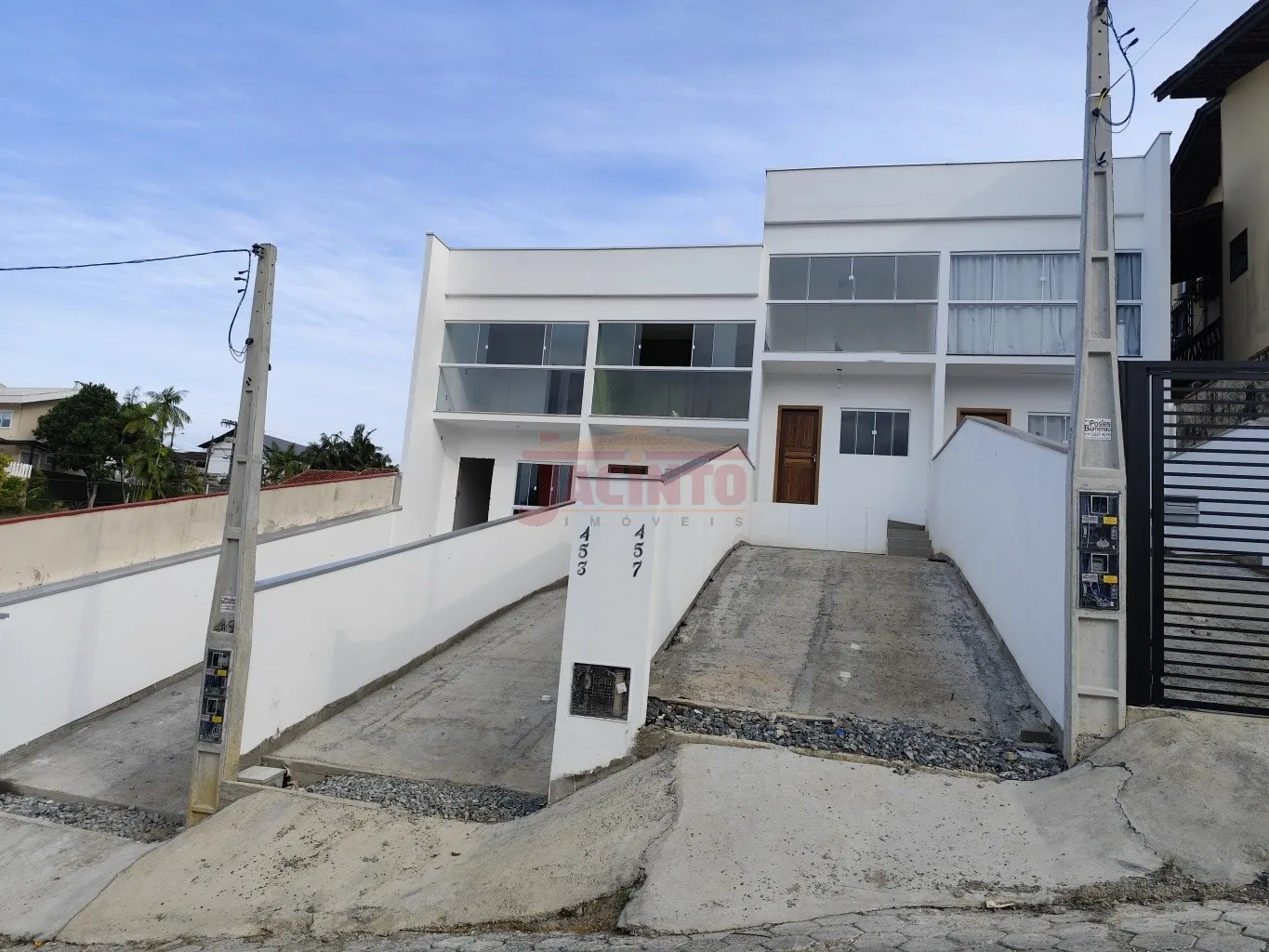 Sobrado novo com 2 suítes no bairro Fortaleza. — foto 2