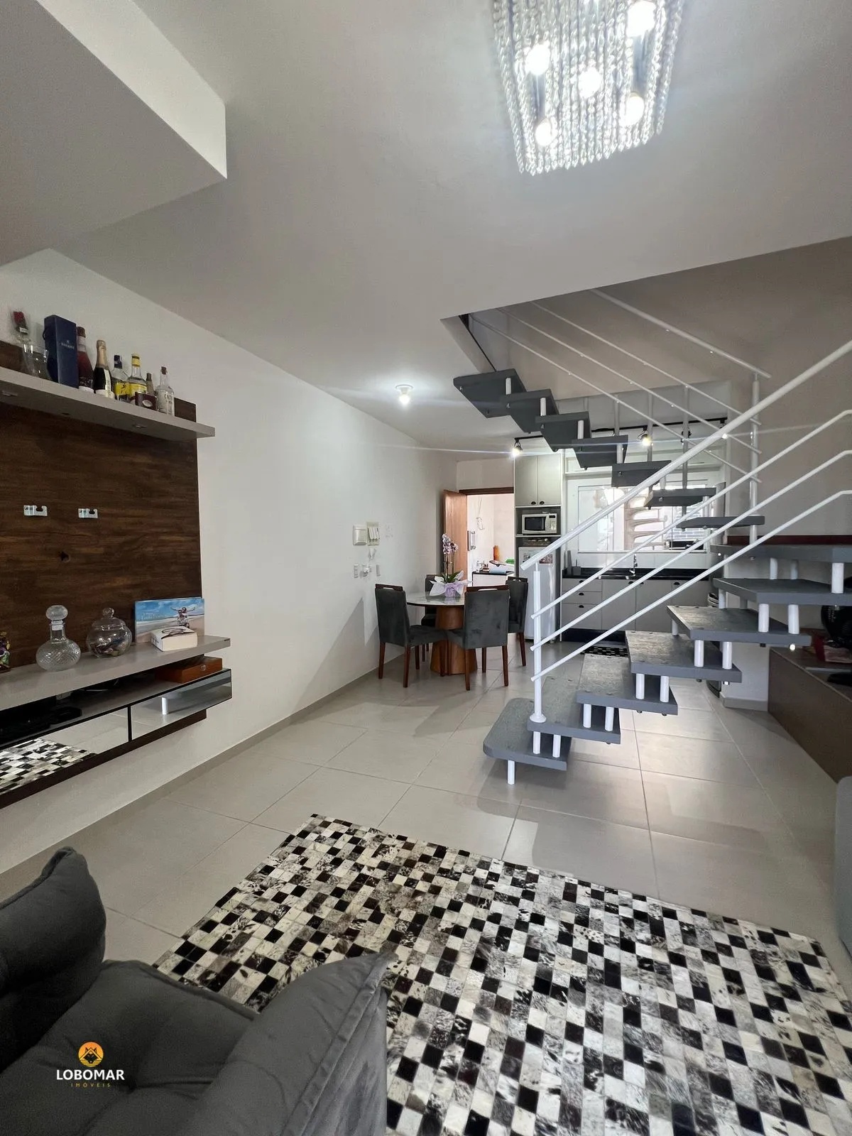 Sobrado mobiliado à venda por R$ 583.000,00 - Balneário Piçarras/SC! - foto 1