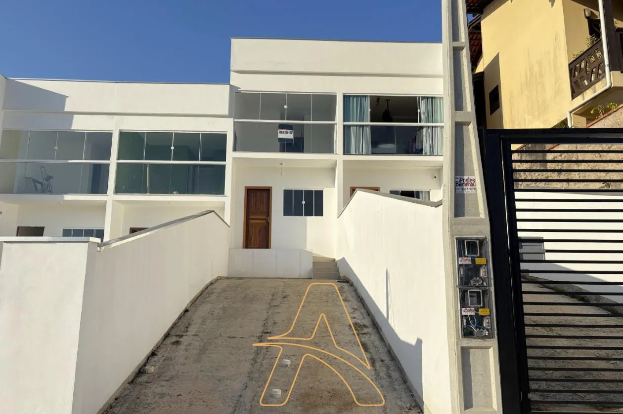 Sobrado Novo com 2 Suítes e Jardim nos Fundos - Bairro Fortaleza - foto 1