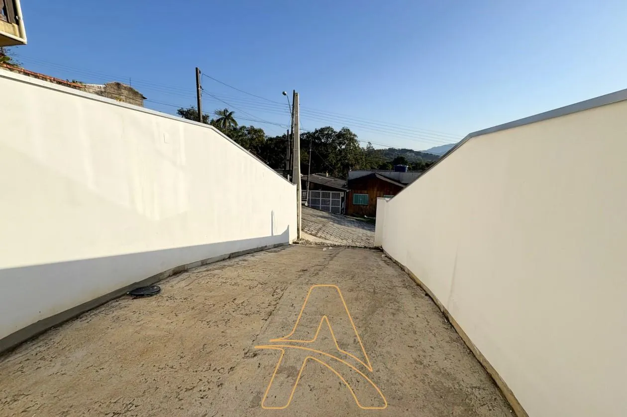 Sobrado Novo com 2 Suítes e Jardim nos Fundos - Bairro Fortaleza — foto 2