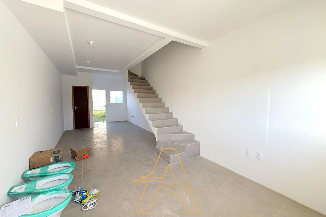 Sobrado Novo com 2 Suítes e Jardim nos Fundos - Bairro Fortaleza — foto 3