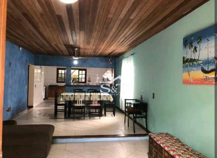 Casa 3 dormitórios, terreno amplo com piscina e churrasqueira! — foto 4