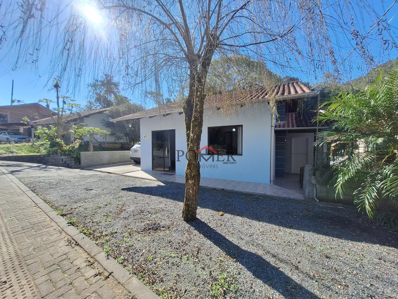 Casa no Bairro Centro com 93,68m de construção, edificado num terreno com 543,55m. Ideal para quem busca imóvel com perfil de investimento para locação. - foto 1