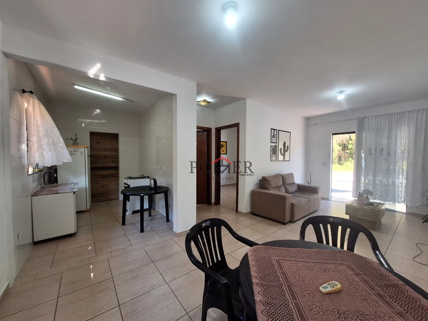 Casa no Bairro Centro com 93,68m de construção, edificado num terreno com 543,55m. Ideal para quem busca imóvel com perfil de investimento para locação. — foto 2