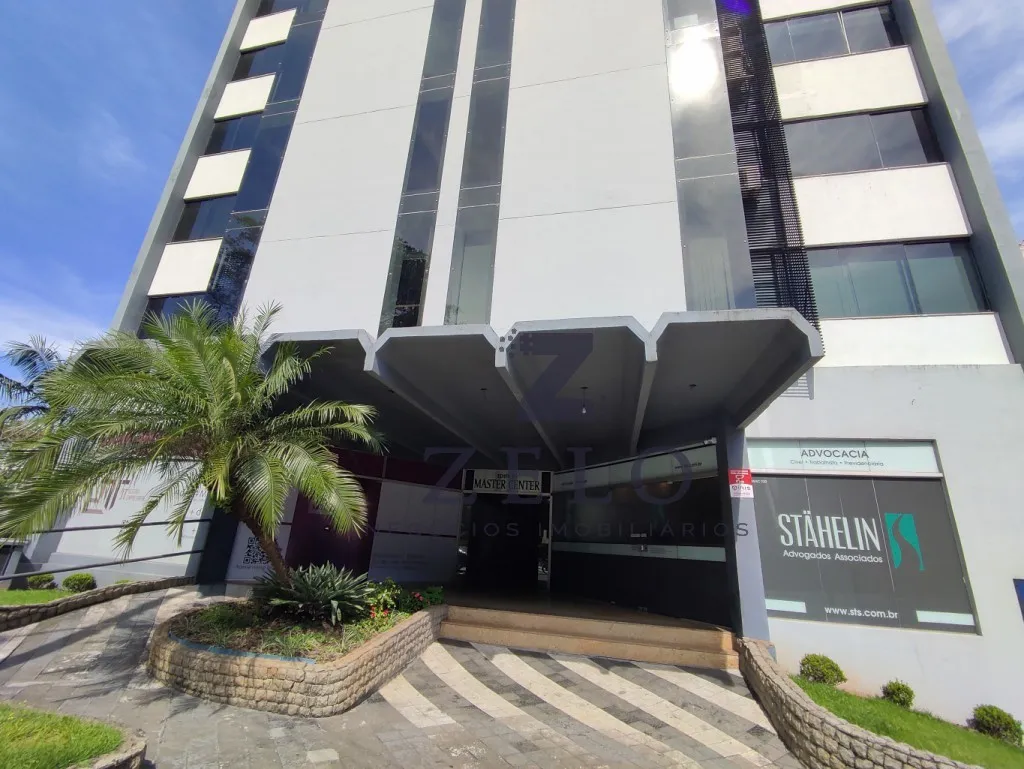 Sala Comercial / Escritório à 150m da Prefeitura de Blumenau - foto 1