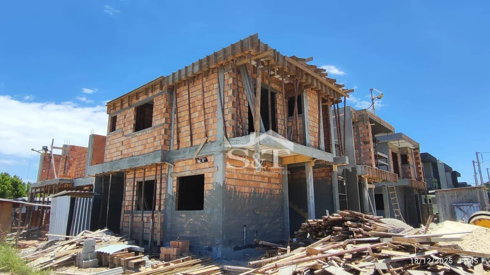 Sobrado Isolado, ótima localização em Canasvieiras, loteamento planejado! Escritura Pública — foto 7