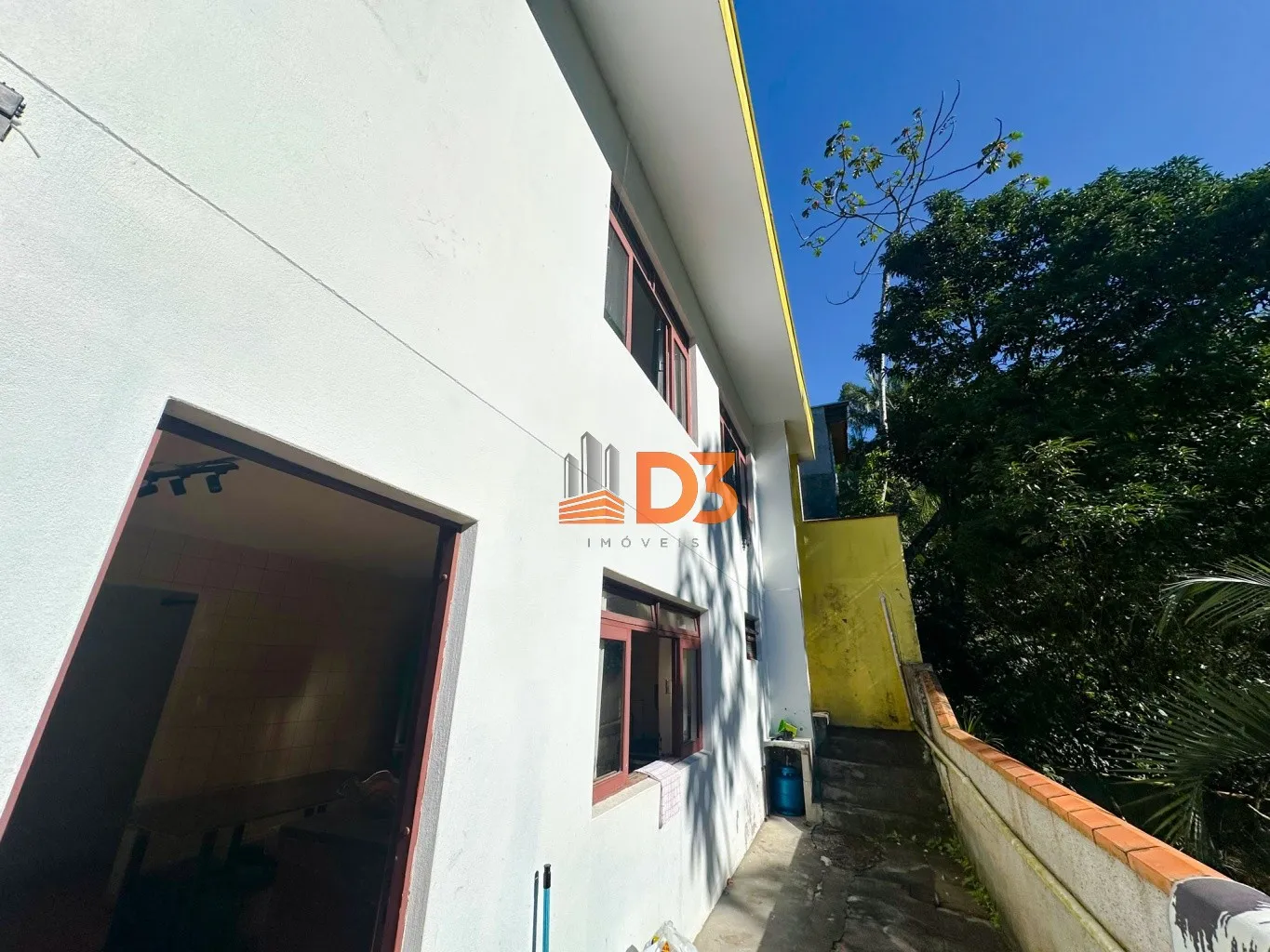 Ampla casa com 6 dormitórios no bairro Valparaíso — foto 4