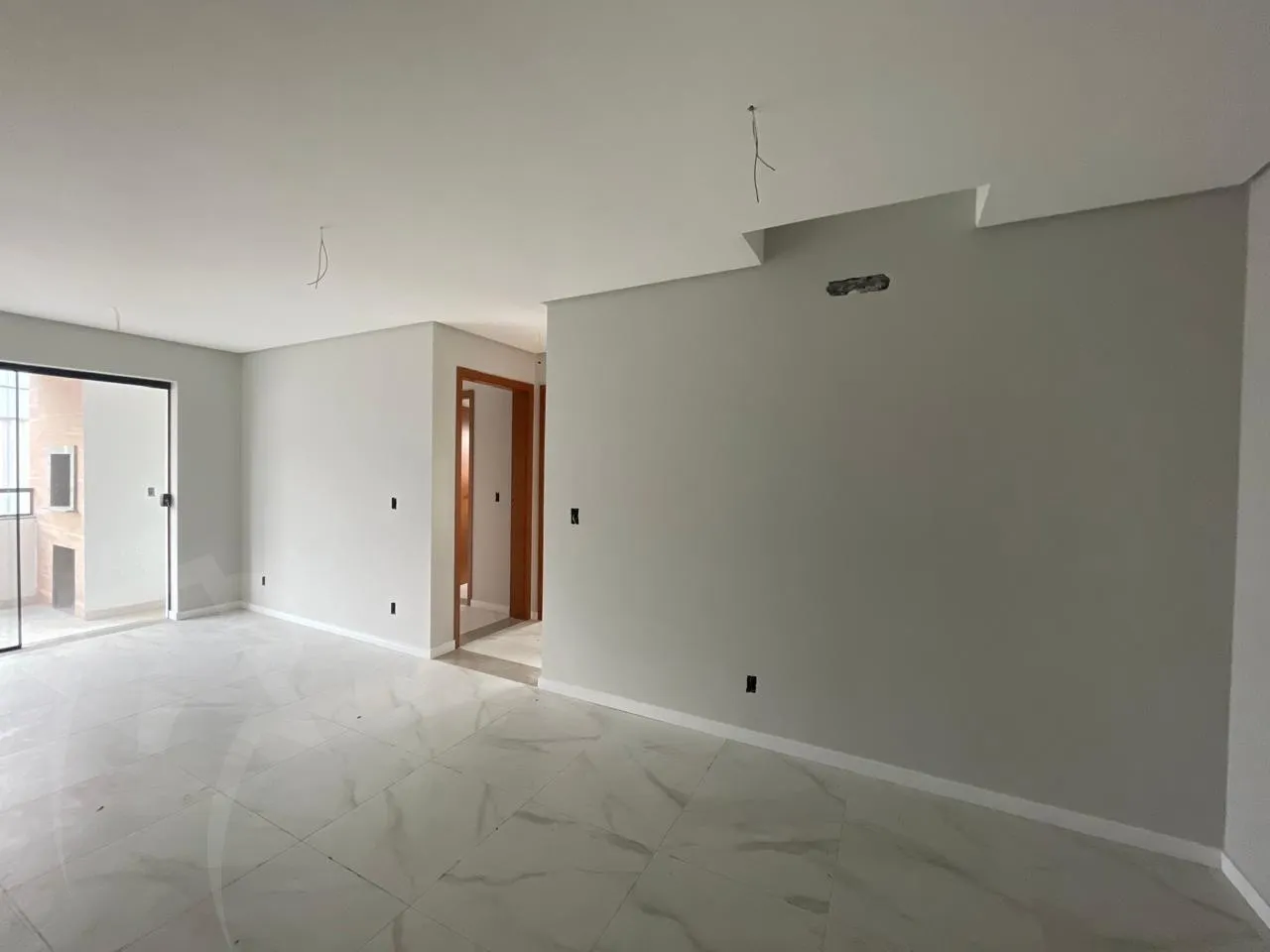 Apartamento novo residencial, muito bem localizado no Bairro Tapajós, Indaial/SC; Próximo a Supermercados, farmácia, barbearias, empresas, colégios e diversos outros comércios; A 1,5 km do Centro de Indaial. Fácil acesso a BR 470. — foto 4