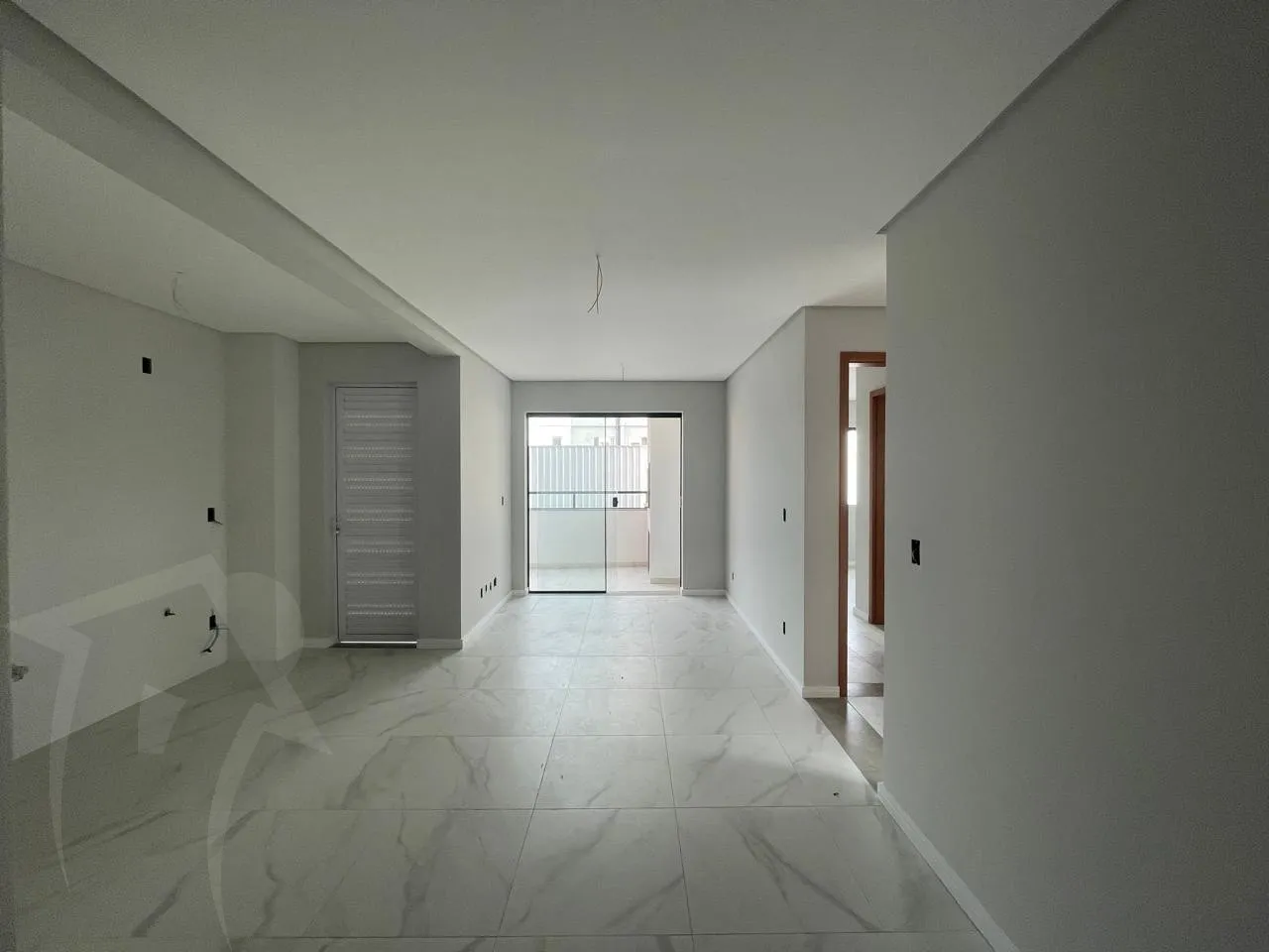 Apartamento novo residencial, muito bem localizado no Bairro Tapajós, Indaial/SC; Próximo a Supermercados, farmácia, barbearias, empresas, colégios e diversos outros comércios; A 1,5 km do Centro de Indaial. Fácil acesso a BR 470. — foto 3