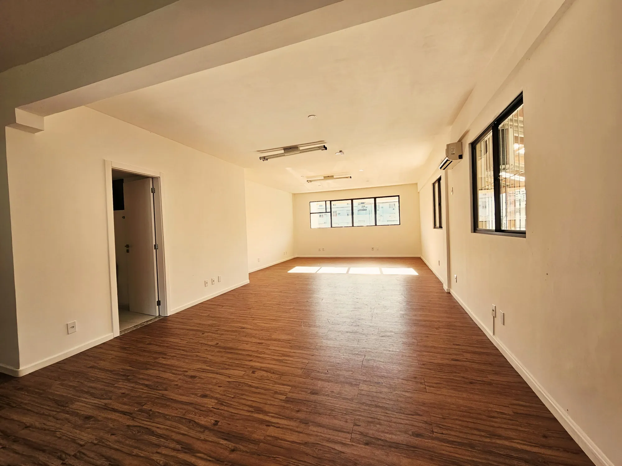 O Espaço Perfeito para o seu Negócio! - foto 1