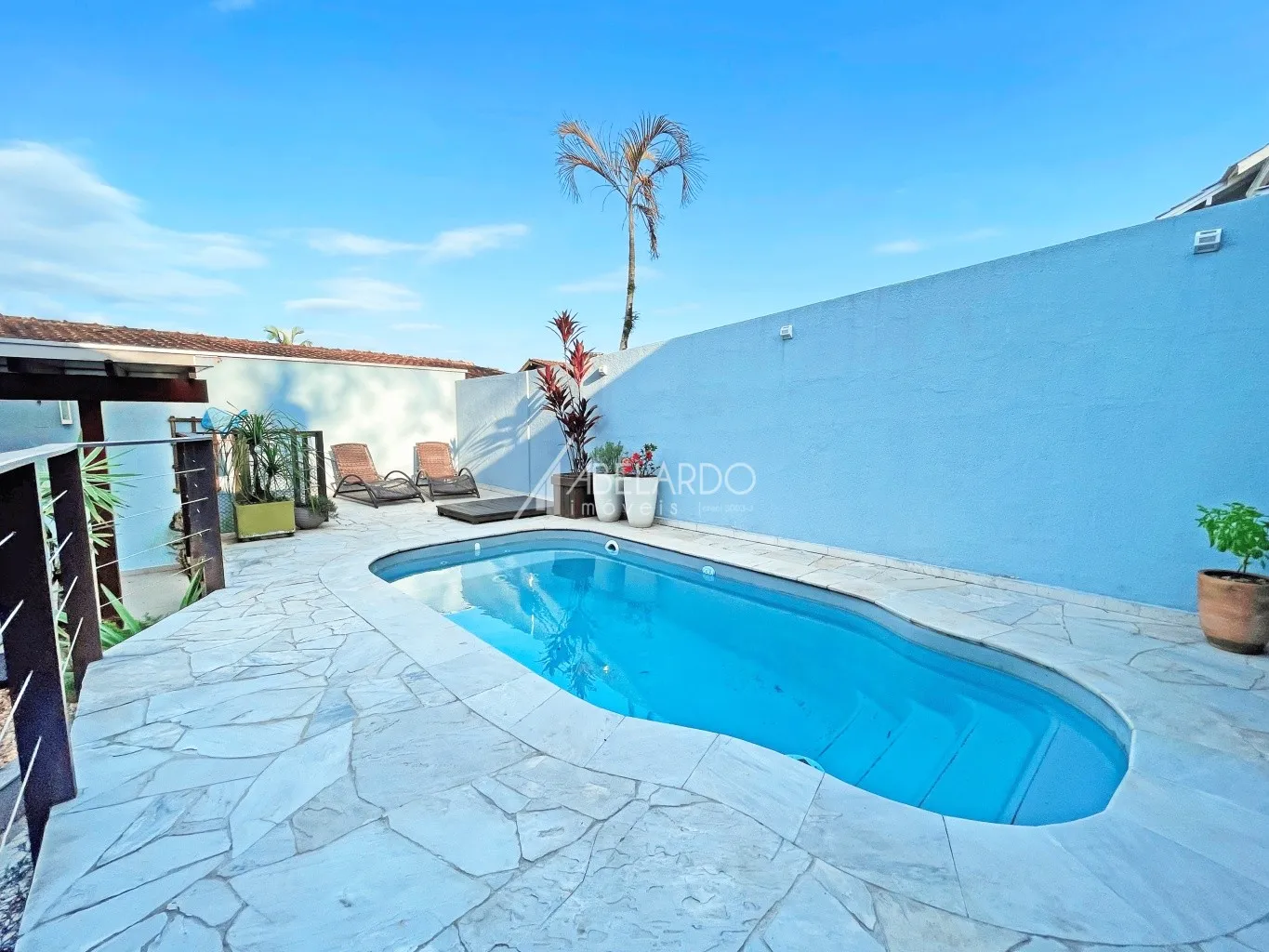 RESIDÊNCIA DE ALTO PADRÃO COM 3 SUÍTES E PISCINA NO CITY FIGUEIRAS - BAIRRO VORSTADT - foto 1