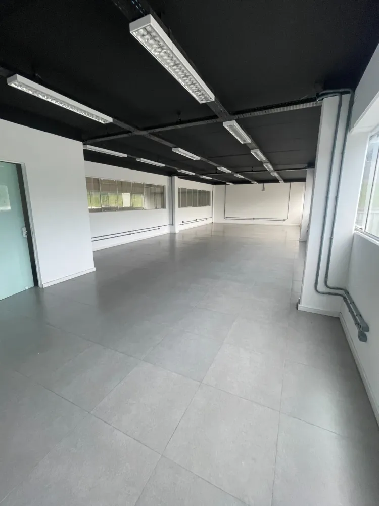 LOCAÇÃO GALPÃO - PRÓXIMO COMPLEXO DO BADENFURT — foto 5