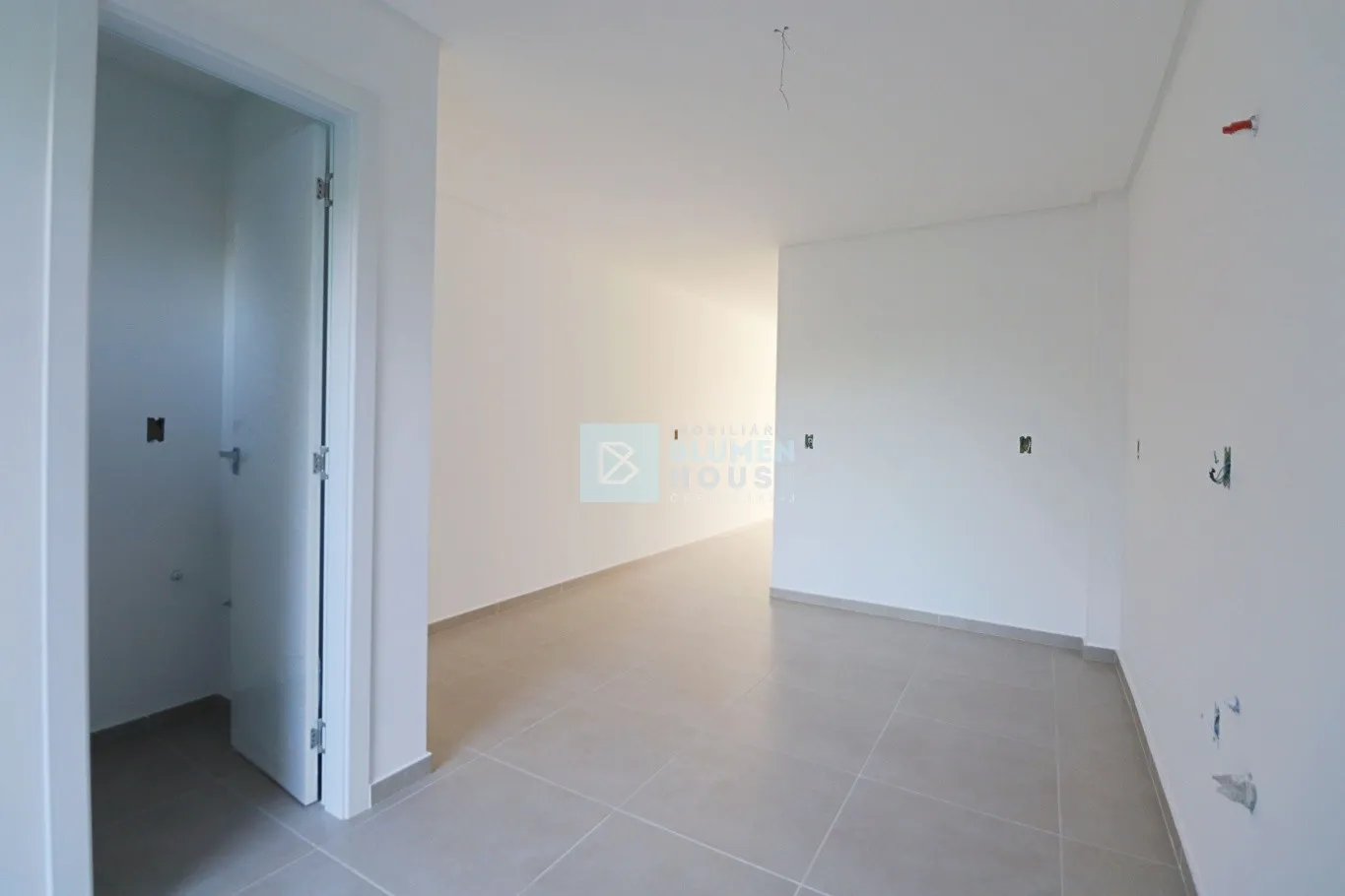 Sobrado com porão no bairro Tribess! — foto 6