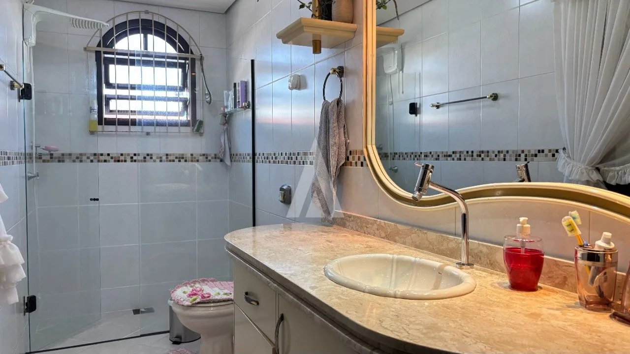 Casa com 1 suíte e 2 quartos à venda no bairro Iririú em Joinville-SC de R$1.150.000,00 por R$999.000,00. — foto 6