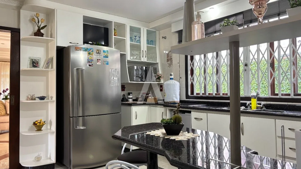 Casa com 1 suíte e 2 quartos à venda no bairro Iririú em Joinville-SC de R$1.150.000,00 por R$999.000,00. — foto 7
