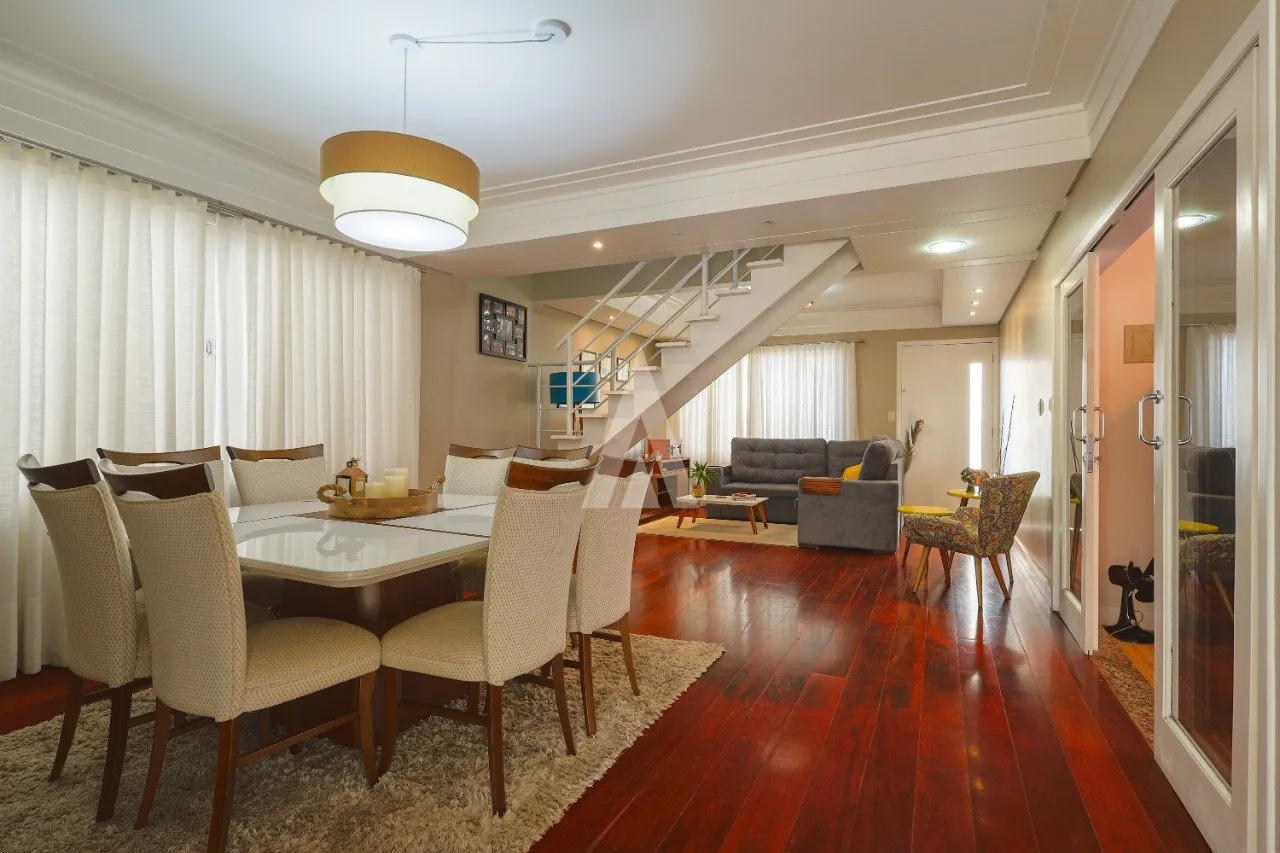 Sobrado com 1 suíte e 2 quartos à venda no bairro Santo Antônio em Joinville-SC por R$1.350.000,00. — foto 2