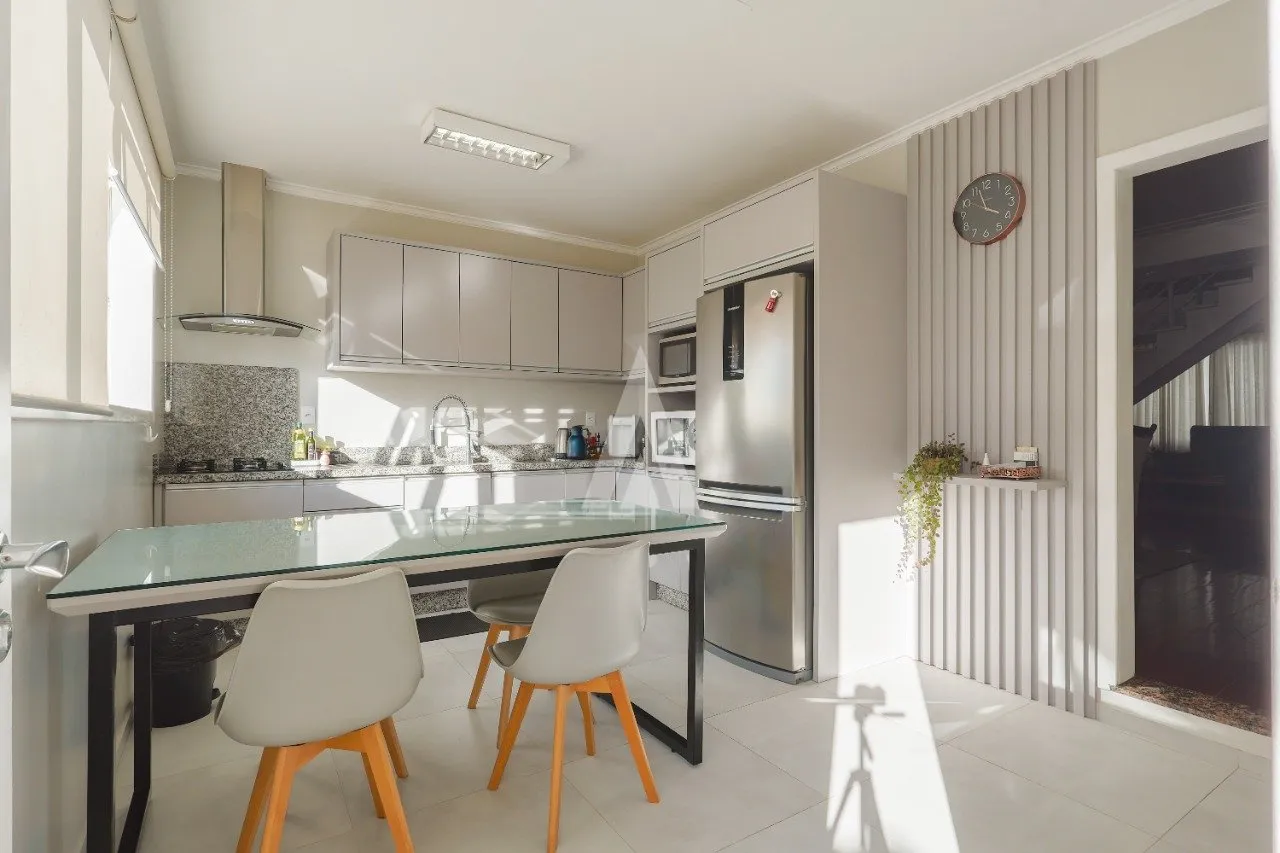 Sobrado com 1 suíte e 2 quartos à venda no bairro Santo Antônio em Joinville-SC por R$1.350.000,00. — foto 6