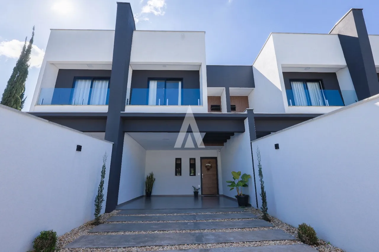Sobrado geminado com 1 suíte e 2 quartos à venda no bairro Bom Retiro em Joinville-SC por R$ 989.900,00. - foto 1