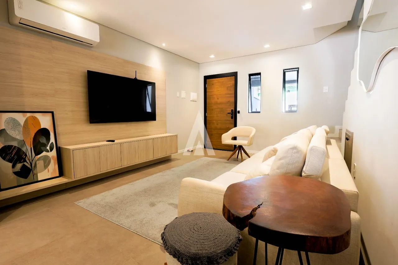 Sobrado geminado com 1 suíte e 2 quartos à venda no bairro Bom Retiro em Joinville-SC por R$ 989.900,00. — foto 2