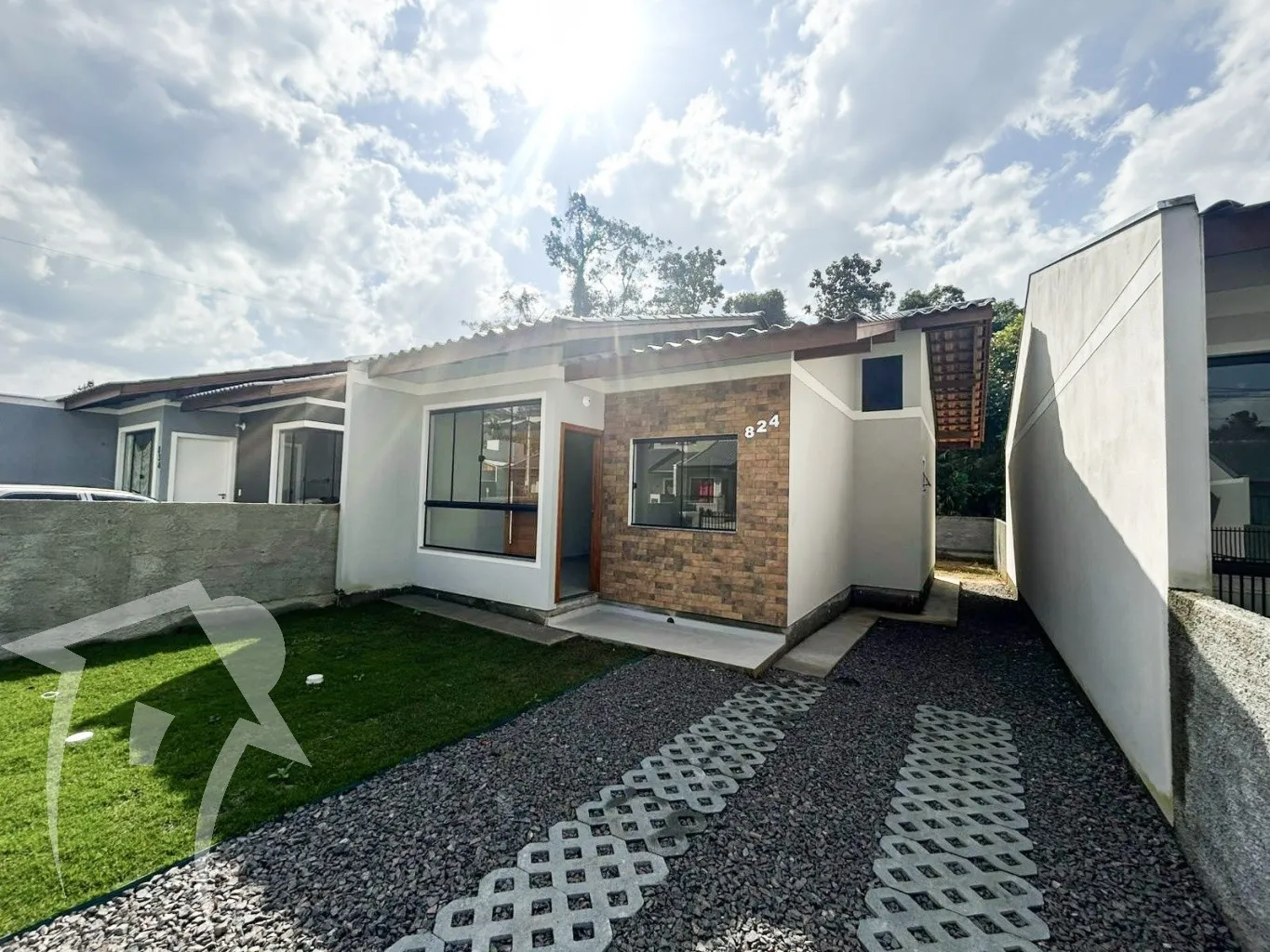 Casa Mulde - Dois Quartos com suíte e Fundos para área Verde — foto 2