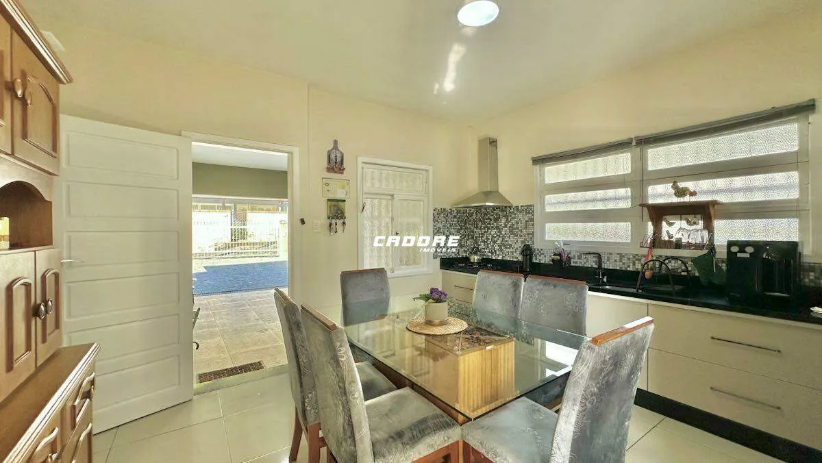 Linda casa com piscina a venda no bairro Progresso !! — foto 4