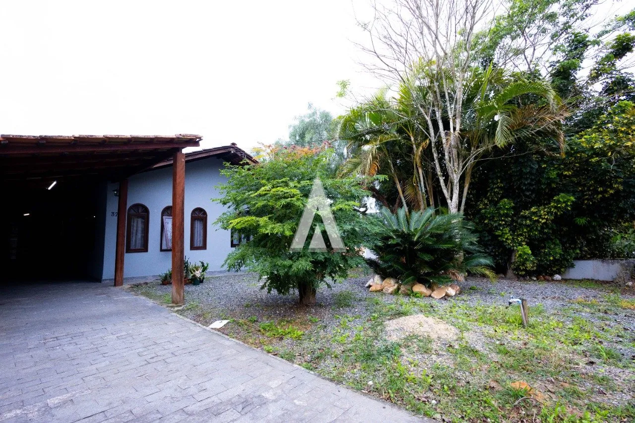 Casa com 2 quartos à venda no bairro Iririú em Joinville-SC por R$650.000,00. - foto 1