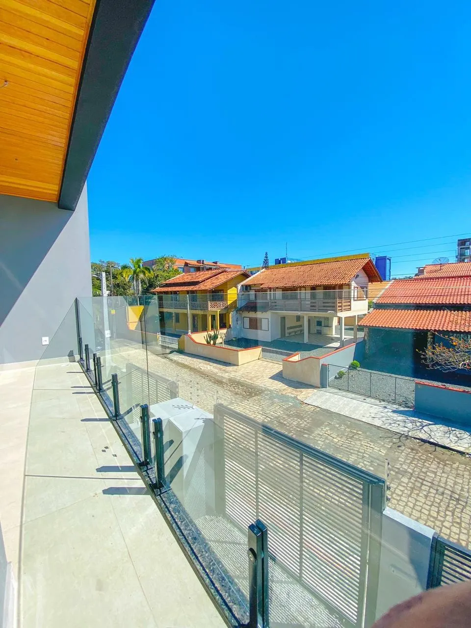 SOBRADO DE ALTO PADRAO A VENDA - BALNEARIO DE PIÇARRAS — foto 3