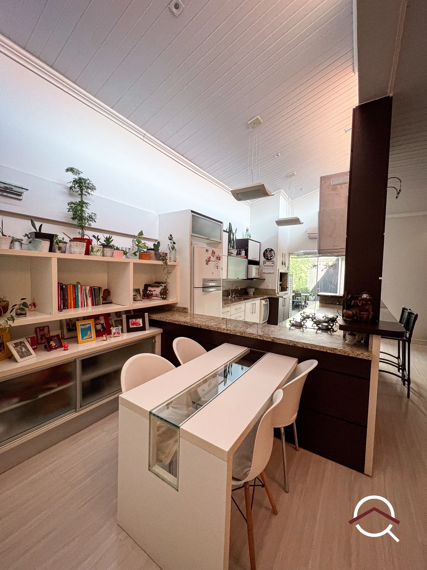 Casa moderna com 3 suítes mais escritório — foto 2